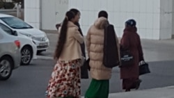 Diňle: Orta mekdeplerde okuwçy gyzlaryň 'ahlagyna' üns güýçlendirildi