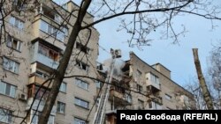 Жилая девятиэтажка в городе Днепр, частично разрушенная в ходе атаки в ночь на 23 февраля
