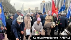 Участники апрельских событий на мероприятии в Бишкеке. 7 апреля 2023 года
