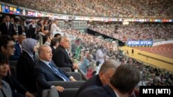 Orbán Viktor miniszterelnök, Recep Tayyip Erdoğan török elnök és Andrej Babiš korábbi cseh kormányfő a Nemzeti Atlétikai Központban 2023. augusztus 20-án