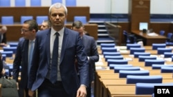 Лидерът на "Възраждане" Костадин Костадинов в парламента
