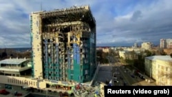 Ввечері 30 грудня російські війська завдали ракетного удару по Харкову. Пошкоджені житлові будинки, будівлі готелів, приміщення кількох медичних закладів, транспорт