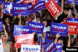  Привърженици на Тръмп по време на предизборния протест в Мичиган, 20 юли 2024 година 