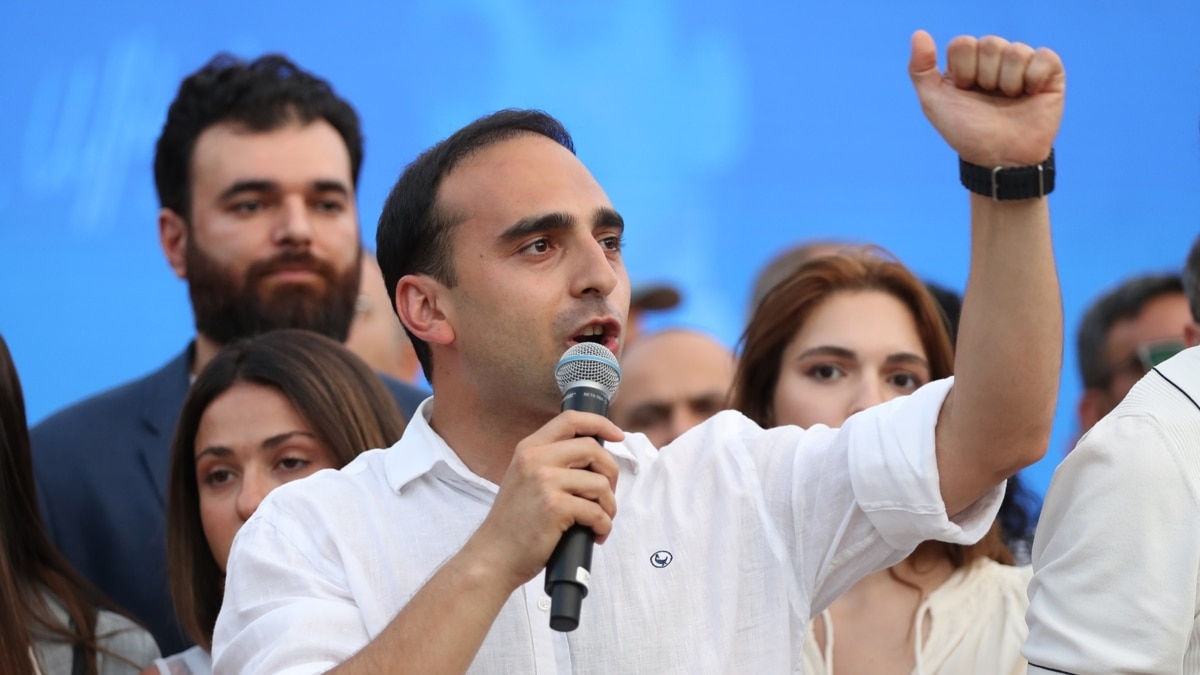 Public Workers 'Forced To Attend' Ruling Party Rallies In Yerevan - Vimarsana News