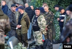 Мобилизованные в Михайловске Ставропольской области перед отправкой в войска