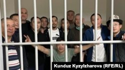 "Кампиробод иши" бўйича гумонланаётган қирғизистонлик сиёсатчи ва фаоллар (архив сурати)