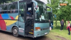 Stotine autobusa dovoze učesnike SNS mitinga u Beograd