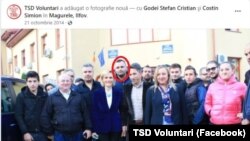 Gabriela Firea lângă Ștefan Godei la o acțiune a TSD Voluntari.