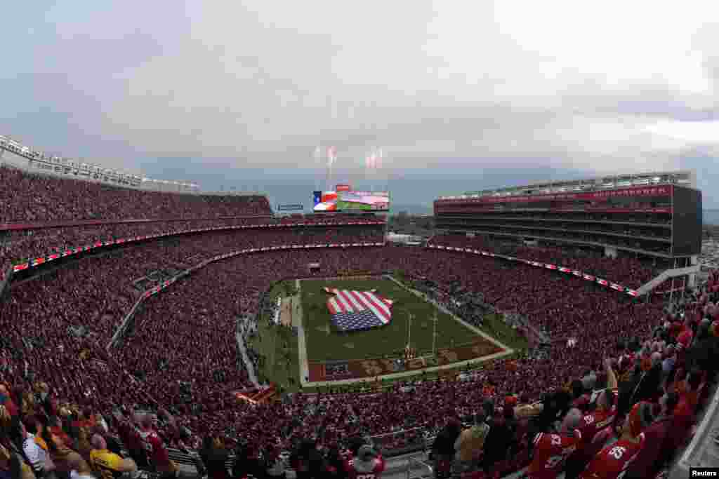 Levi&#39;s Stadium, სან ფრანცისკო, აშშ რა გასაკვირია, რომ სილიკონის ველზე მდებარე Levi&#39;s Stadium-ი მსოფლიოში ერთ-ერთი ყველაზე თანამედროვე და ტექნიკურად მოწინავე სპორტული არენაა. მას შეუძლია &bdquo;კლასში საუკეთესო&ldquo; ინტერნეტაღჭურვილობით დაიკვეხნოს. ის არის პირველი სტადიონი NFL-ში, რომელიც ფლობს US Green Building Council-ის ორ LEED Gold სერტიფიკატს.