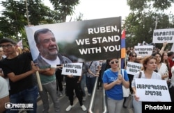 Armenian protesters march in support of Ruben Vardanian in Yerevan on September 30.