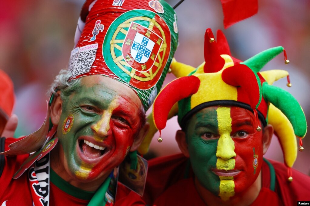 Tifozët e Portugalisë janë gëzuar në fund të ndeshjes me Çekinë, të cilën kombëtarja e tyre e fitoi me rezultat 2:1.
