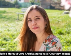 Viorica Mereuță-Jora are 34 de ani, este din Ignăței, raionul Rezina, iar în prezent locuiește la Parma, Italia. Viorica este studentă la Medicină și mama a doi băieți, de 14 și 1,5 ani.
