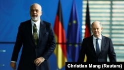 Kryeministri i Shqipërisë, Edi Rama, dhe kancelari gjerman, Olaf Scholz. 7 mars 2023.
