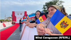 Lume adunată la ceremonia de învestire în funcție a fostei bașcane a Găgăuziei Evghenia Guțul, Comrat, iulie 2023