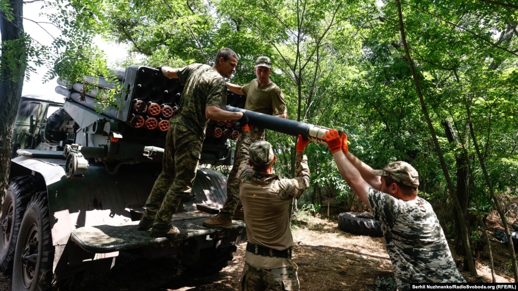 Quân đội Ukraine chuẩn bị tiến hành các cuộc tấn công bằng pháo nhằm vào các vị trí của Nga trong cuộc phản công của đất nước họ ở khu vực Zaporizhzhya.