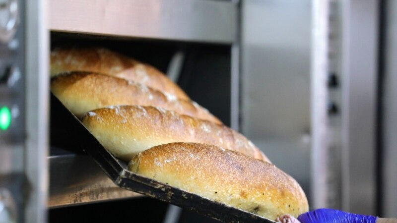 Пекарите од утре ќе испорачуваат леб со замрзната цена, но и ќе ја тужат државата