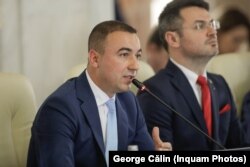 Ministrul Digitalizării, Bogdan Ivan, spune că în prezent Camera Deputaților își asigură serviciile de securitate proprie în regim propriu.