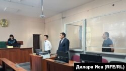 Умра қажылыққа алып барамын деп ақша жинаған Медет Мұратбайұлы сот үкімін тыңдап тұр. Шымкент, 26 қыркүйек 2023 жыл