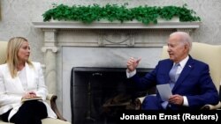 Američki predsjednik sa italijanskom premijerkom u Ovalnoj kancelariji u Bijeloj kući, u Washingtonu, SAD, 27. jula 2023. 