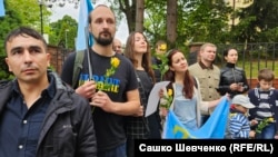 Акція з нагоди 80-х роковин депортації кримських татар біля посольства України в Празі, 18 травня 2024 року