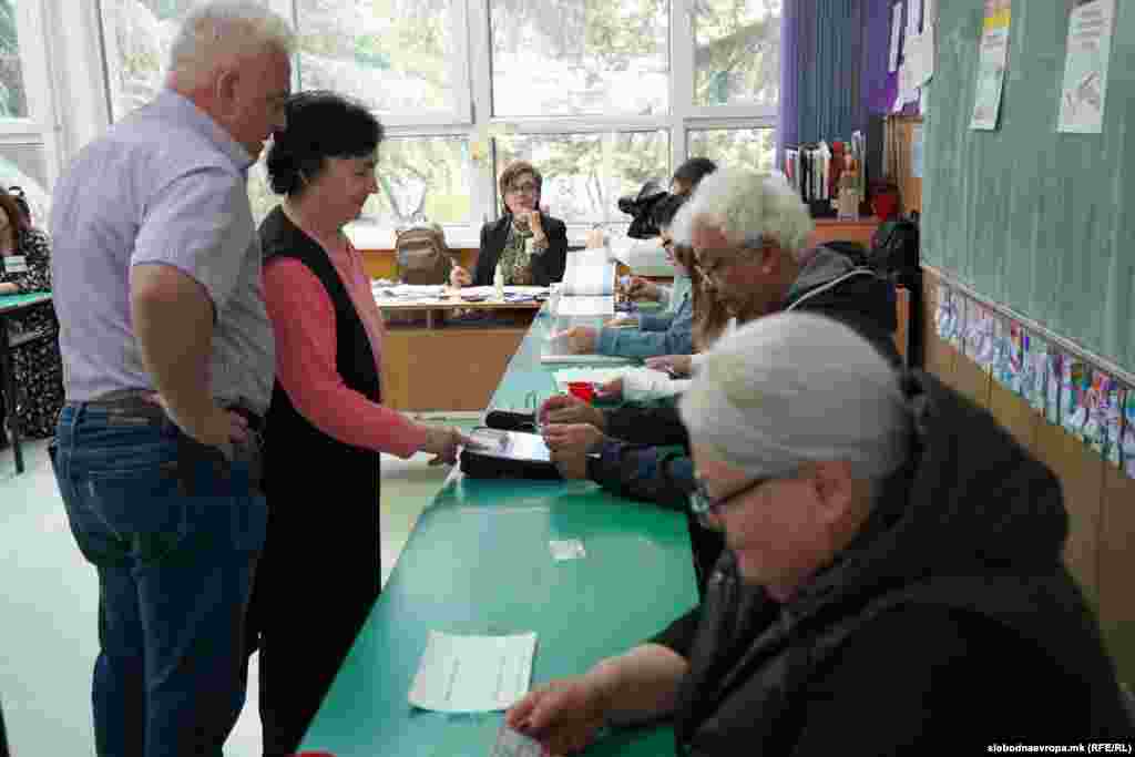 Специјалната мисија за проценка на изборите на ОБСЕ/ОДИХР има акредитирано 410 набљудувачи, 14 експерти и 31 преведувач