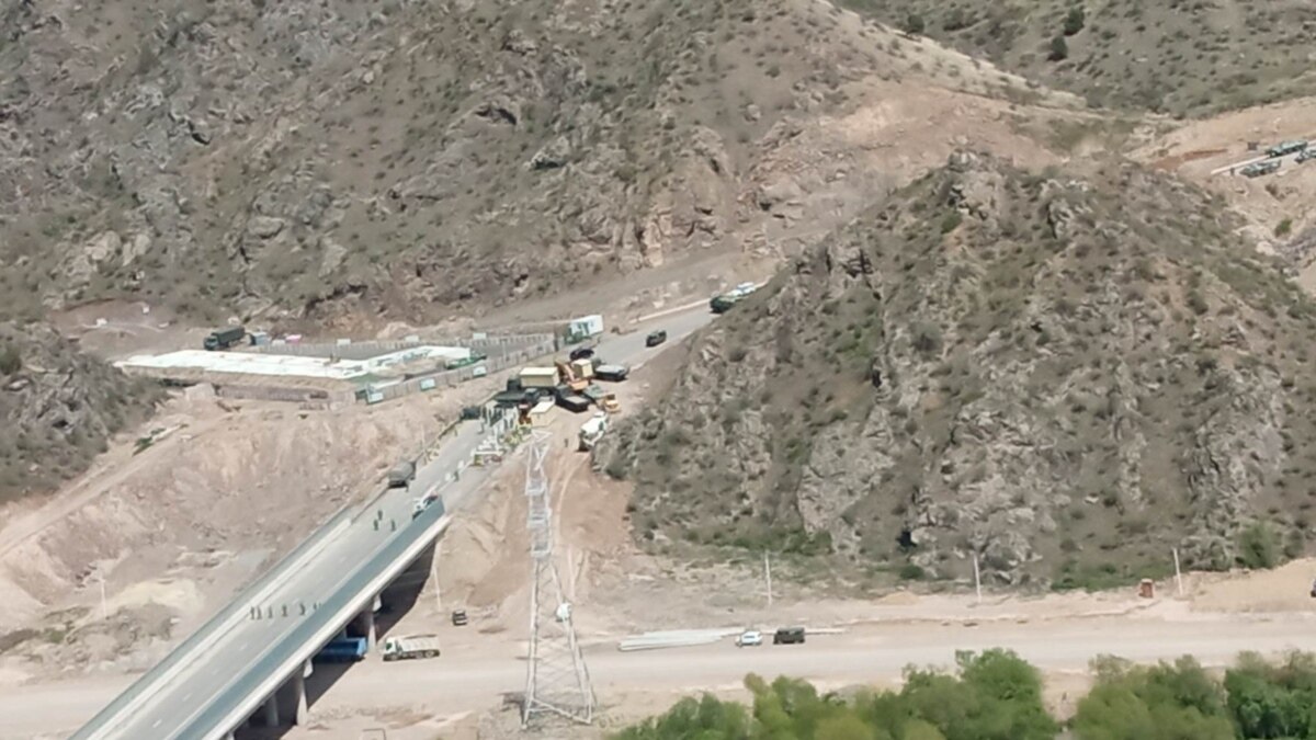 Azerbaijan Sets Up Border Checkpoint On Karabakh Road - Vimarsana News