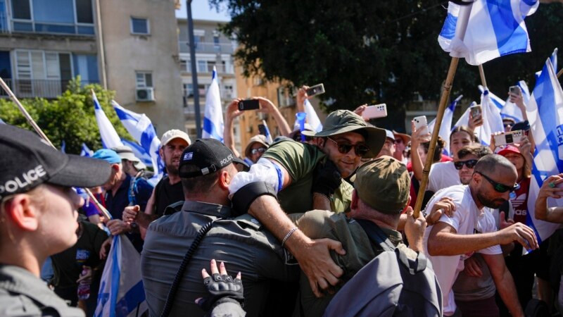 Израилде сот реформасына каршы чыккан 17 киши кармалды