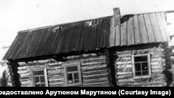 Дом в Высоком Яре, где жили Алексаняны. СССР, архивное фото