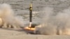 İranın 2000 km mənzilli "Xeybar" yer-yer tipli ballistik raketi