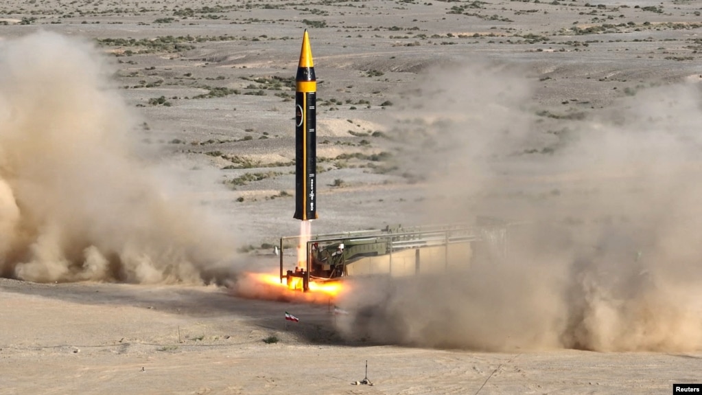 Изстрелване на иранска балистична ракета от четвърто поколение с обсег от 2000 км от неизвестно местоположение в Иран през май 2023 г.