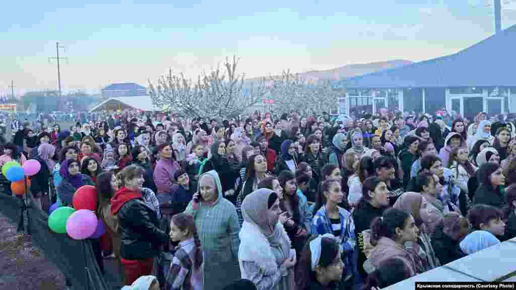 Жители Старого Крыма на праздновании Ораза-байрама
