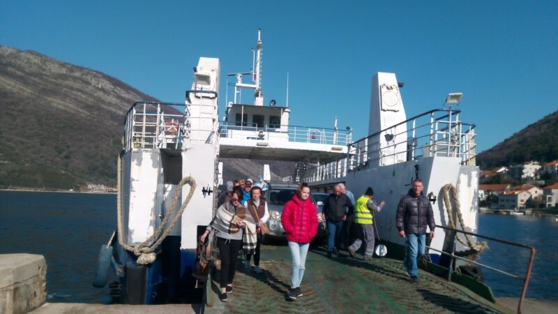 'Borba protiv tajkuna' ostavila Bokelje i turiste sa jednim trajektom