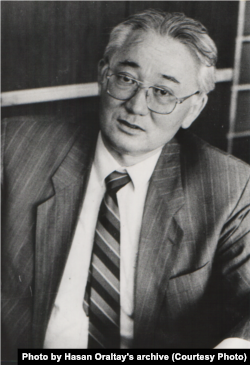 Азаттық радиосы Қазақ бөлімінің бұрынғы директоры Хасен Оралтай (1933 - 2010)