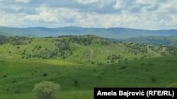 Pešter je rezervat prirode, mesto gde rastu retke vrste biljaka i žive endemske vrste životinja ali i poligon za vežbe Vojske Srbije unazad 50 godina