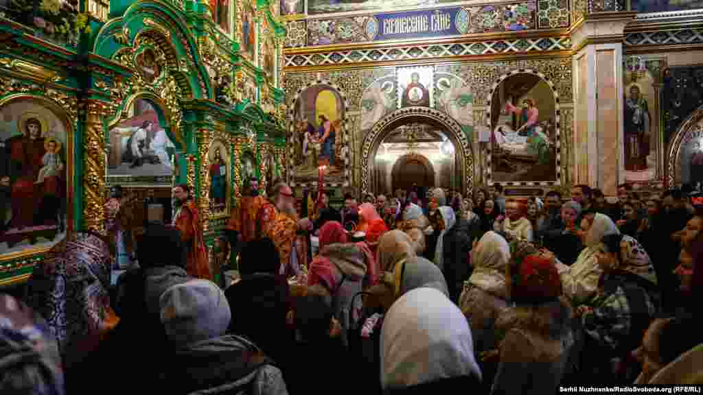 Великоднє богослужіння УПЦ (МП) у церкві преподобного Агапіта Києво-Печерської лаври