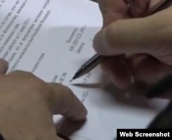 Кадр из видео Минобороны РФ о подписании контракта с отрядом "Ахмат"