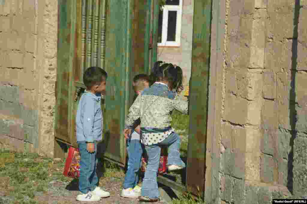 &quot;Идгардак&quot; - праздничные детские гуляния в Иди Рамазан, Куляб, 21 апреля 2023 года