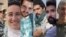 نیلوفر بیانی، سپیده کاشانی، هومن جوکار، امیرحسین خالقی، طاهر قدیریان و سام رجبی، در آستانه نوروز برای اولین بار همزمان به مرخصی اعزام شده بودند.
