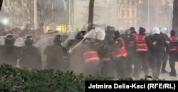 Përleshjet midis Policisë shqiptare dhe protestuesve. Tiranë, 13 shkurt 2023.