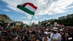 Protesti opozicije u Debrecinu, gradu na istoku Mađarske, 5. maj 2024.