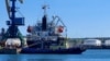  Іноземне судно-газовоз у Керченському морському торговому порту