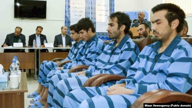 عکس خبرگزاری میزان از متهمان پرونده شاهچراغ در دادگاه انقلاب شیراز