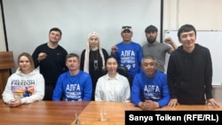 Представители незарегистрированной оппозиционной партии «Алға Қазақстан» проводят пресс-конференцию в Астане. 13 апреля 2024 года