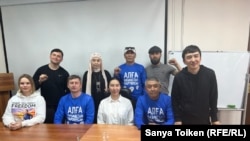 Активисты незарегистрированной оппозиционной партии «Алға, Қазақстан!». Астана, 13 апреля 2024 года