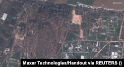 Вид на российскую военную базу в селе Медведевка, север Крыма, 11 февраля 2023 года. Спутниковый снимок Maxar Technologies