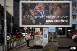 O fotografie realizată la 20 martie 2024 arată un panou electoral al fostului ministru de externe și candidat la președinție, Ivan Korčok, în Bratislava.