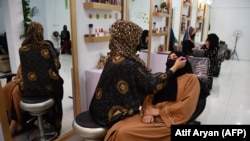یکی از آرایشگاه های زنانه در کابل 
