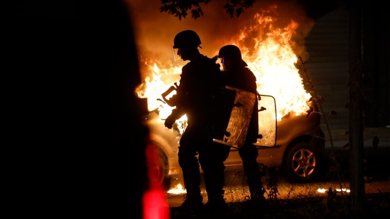 Над  илјада уапсени во немирите во Франција