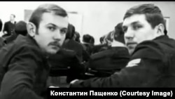 Константин Пащенко (слева) и Игорь Покусин во время обучения в летном училище.