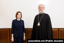 Președinta Maia Sandu, în timpul întrevederii cu Mitropolitul Chișinăului și al Întregii Moldove, ÎPS Vladimir.